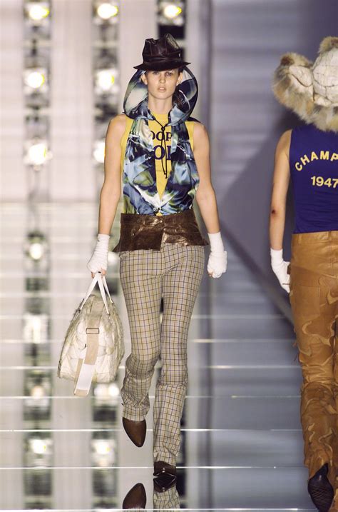 paris fashion week 2001